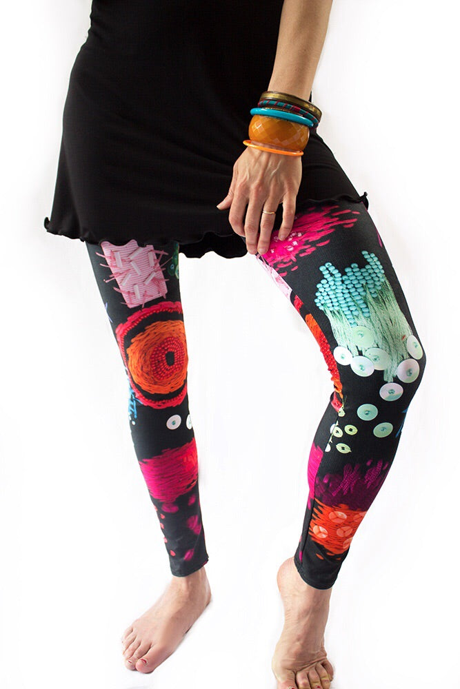 LEGGINGS WITH EMBROIDERY PRINTS BLACK CURAÇAO COLORS – ÉMILIE